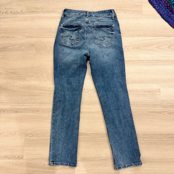 Silver Jeans Co. Avery Straight leg Jeans - Picture 2 of 7